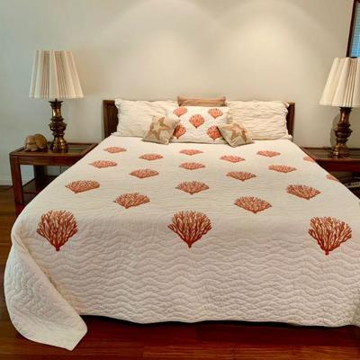 AEC 157  CAL KING ADJUSTABLE BED TEMPUR-PEDIC MATTRESS