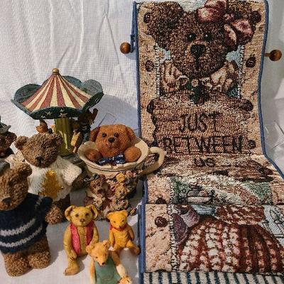 B3: Boyds Bears and More Decor