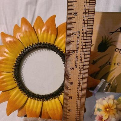 B4: Sunflowers, Frames, Signs and More