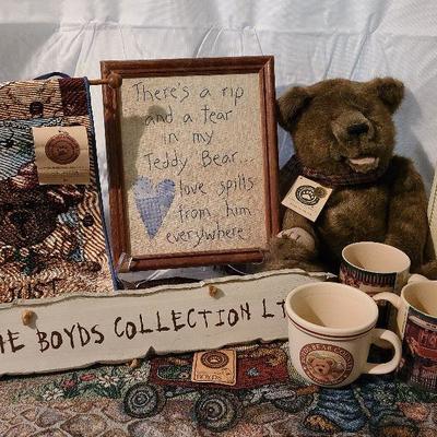 B12: Boyds Bears and More Collectibles