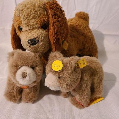 B43: Vintage Steiff Dog and Mini bears.
