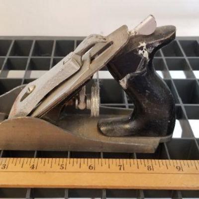 LOT #255: Vintage Wood Block Plane by Handyman