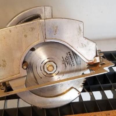 LOT #258: Vintage 7 1/4 Powerhouse Saw Model 73126
