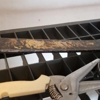 LOT #260: Oil Wrench, Crowbar and Snips