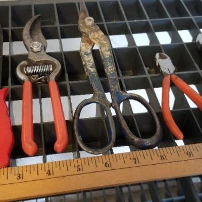 LOT #261: Assortment of (5) Snip Tools