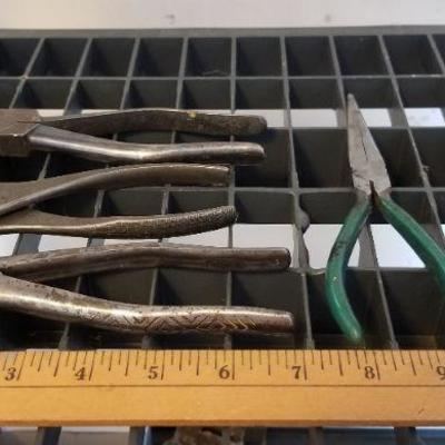 LOT #264: Assortment of (5) Pliers