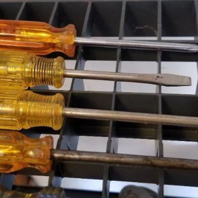 LOT #271: Assortment of (6) Vintage Screwdrivers