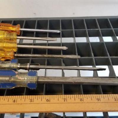 LOT #271: Assortment of (6) Vintage Screwdrivers
