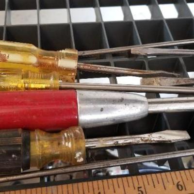 LOT #277: Assortment of (8) Vintage Screwdrivers 
