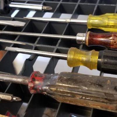 LOT #278: Assortment of Screwdrivers