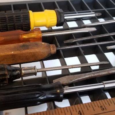 LOT #278: Assortment of Screwdrivers