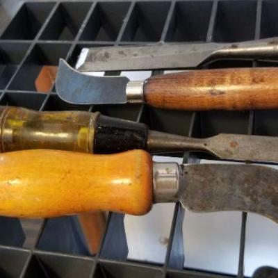 LOT #289: Vintage Assortment of Knives + Punch Bit