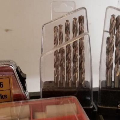 LOT #296: Large group of drill and screwdriver bits