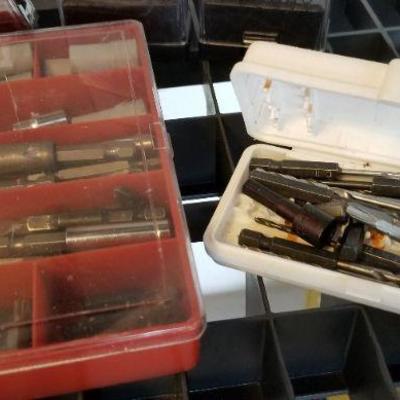 LOT #296: Large group of drill and screwdriver bits