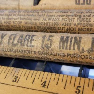 LOT #297: Group of (4) Vintage 15 minute Road Safety Flares Outdoor Survival