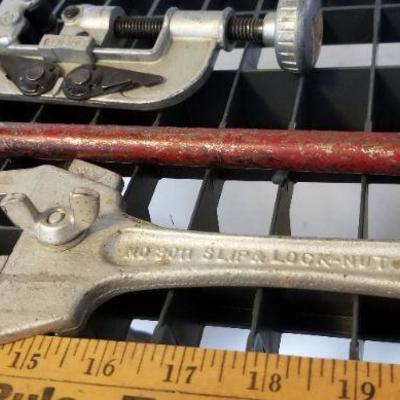 LOT #299: Assortment of (6) Hand Tools