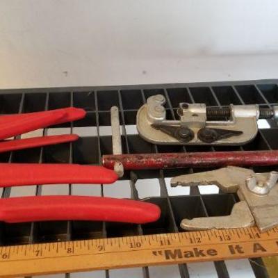 LOT #299: Assortment of (6) Hand Tools