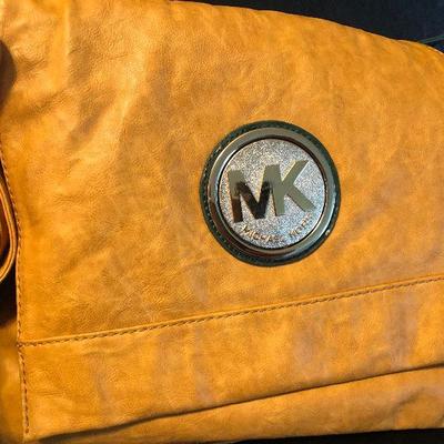 L16: Michael Khors Handbag Lot