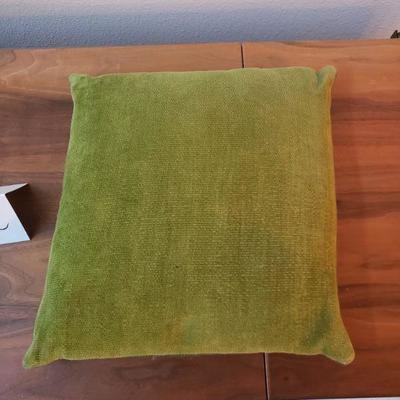 Lot 302: Mid Century Avocado Green & Cream Decorative Pillows