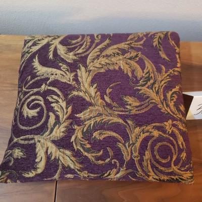 Lot 303: Vintage Decorative Pillows