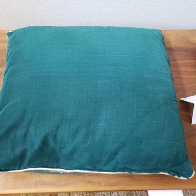 Lot 305: Vintage Golf Decorative Pillows