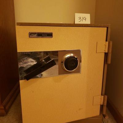 Lot 319: Vintage Combination Montgomery Ward Safe
