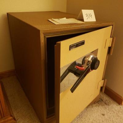 Lot 319: Vintage Combination Montgomery Ward Safe