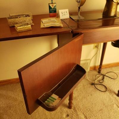 Lot 323: Vintage Westinghouse Sewing Machine in Cabinet 