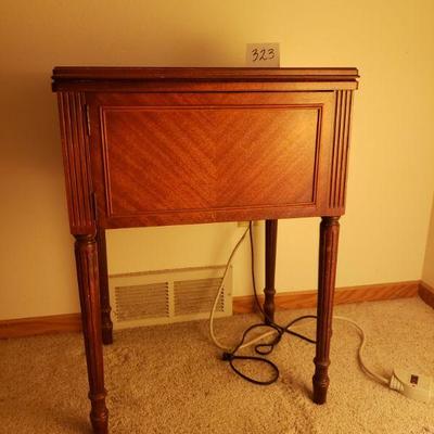Lot 323: Vintage Westinghouse Sewing Machine in Cabinet 