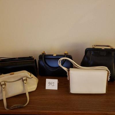 Lot 342: Vintage Purse Lot