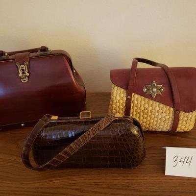 Lot 344: Vintage Purse Lot