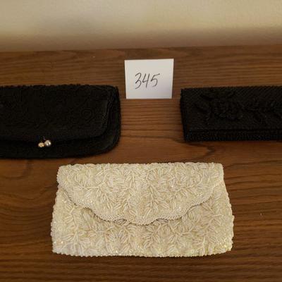 Lot 345: Vintage Beaded Handbag Lot