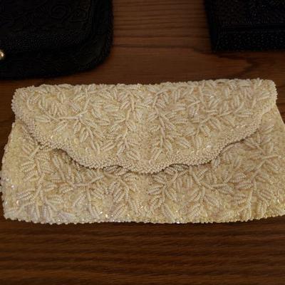 Lot 345: Vintage Beaded Handbag Lot