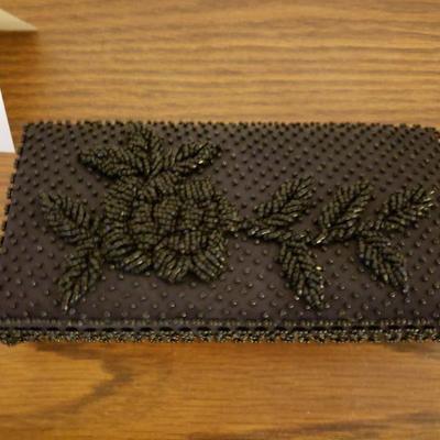 Lot 345: Vintage Beaded Handbag Lot