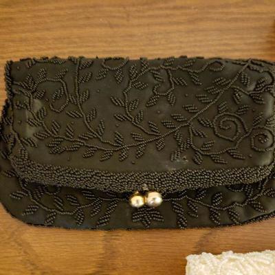 Lot 345: Vintage Beaded Handbag Lot