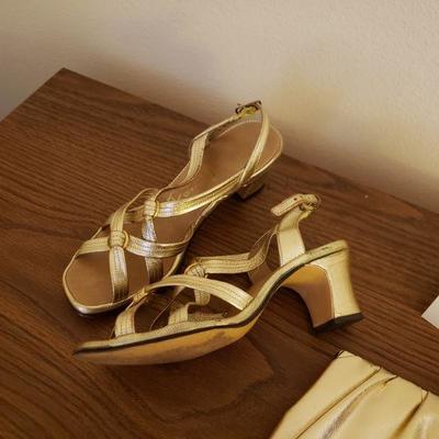 Lot 354: Vintage Gold Shoes & Handbag lot