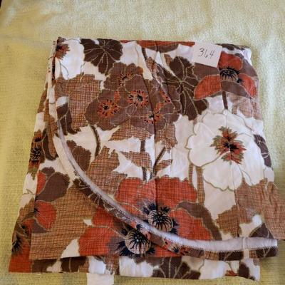 Lot 364: Mid Century Queen/Full Size Bedspread 