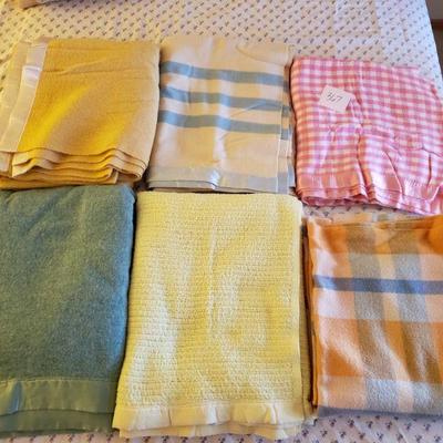 Lot 367: Vintage Wool Blankets 