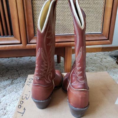 Lot 374: Vintage Women's Size 6 Boots
