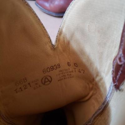 Lot 374: Vintage Women's Size 6 Boots