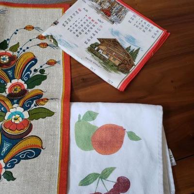 Lot 375: Mid Century Tea Towels 