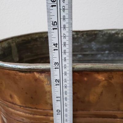 Lot 379: Antique Copper Tub