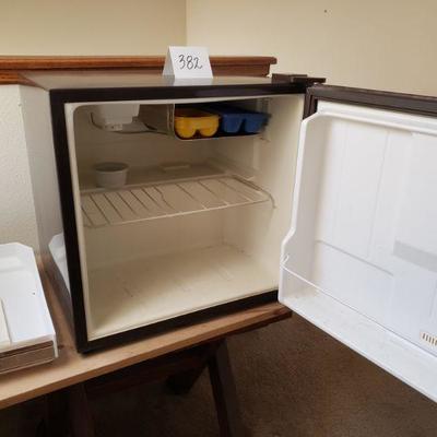 Lot 382: Vintage Mini Fridge