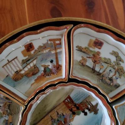 Lot 392: Vintage Japanese Sectioned Tray