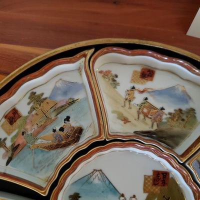 Lot 392: Vintage Japanese Sectioned Tray
