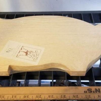 LOT #430: Two Craft Wood Animal Forms + 2 Craft Wood Frames