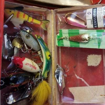 LOT #440: Tacklebox with Assortment of Vintage Lures