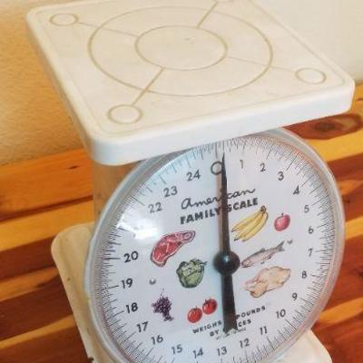 LOT #459: Vintage AMERICAN FAMILY SCALE Weight Scale w/ Food MotÃ­f