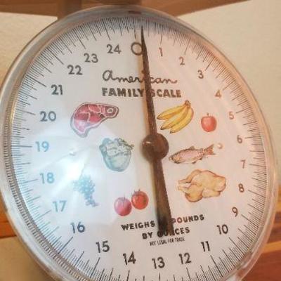 LOT #459: Vintage AMERICAN FAMILY SCALE Weight Scale w/ Food MotÃ­f
