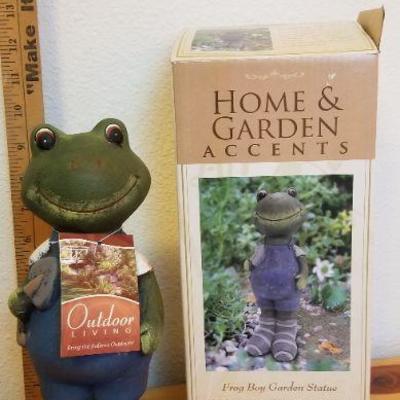 LOT #460: Unused Home and Garden Frog Accent